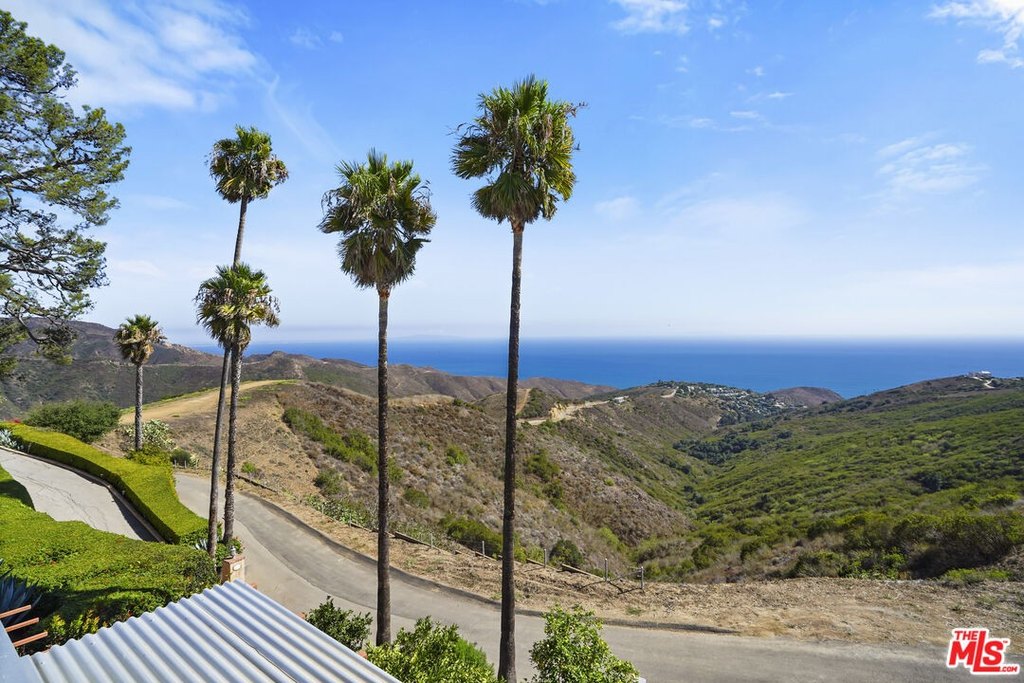 Malibu, California, 90265, United States, 3 Bedrooms Bedrooms, ,2.5 BathroomsBathrooms,Residential,Forsale,2009617