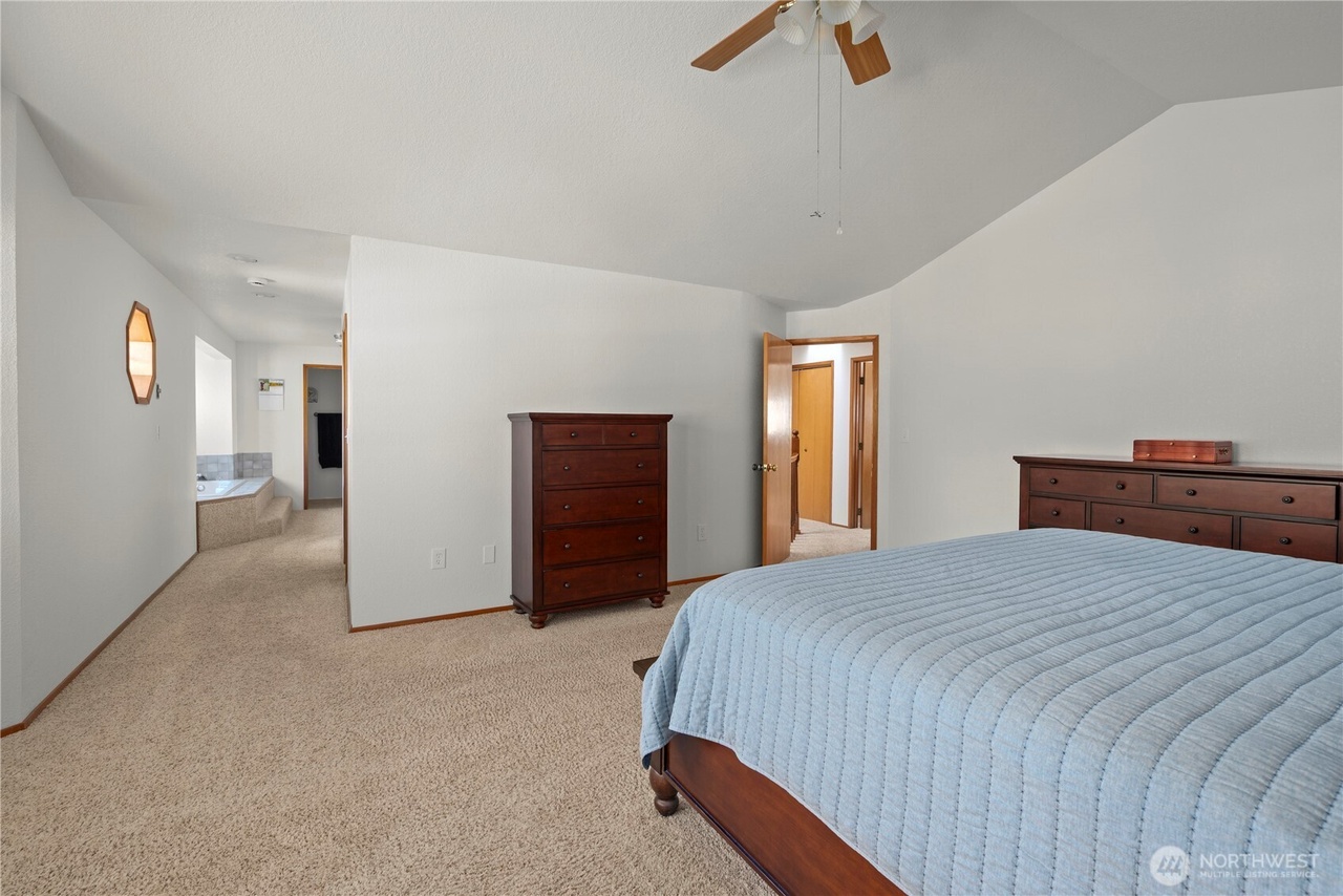 Oak Harbor, Washington, 98277, United States, 4 Bedrooms Bedrooms, ,2 BathroomsBathrooms,Residential,Forsale,1965888