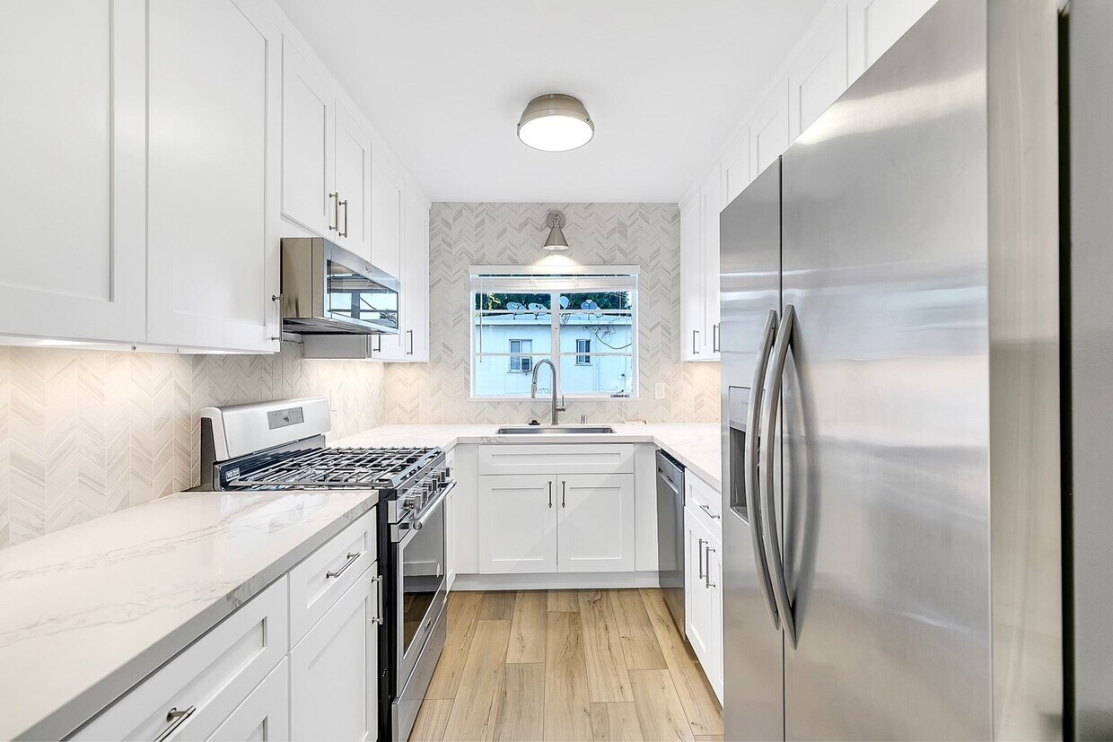 Beverly Hills, California, 90212, United States, 8 Bedrooms Bedrooms, ,8 BathroomsBathrooms,Residential,Forsale,2014735