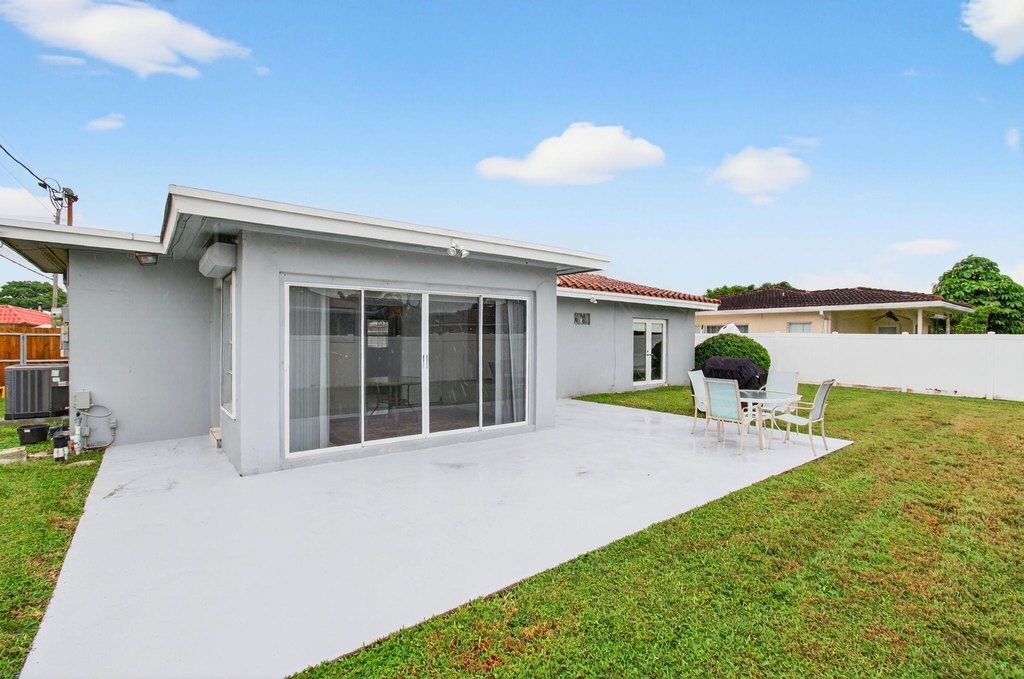 Boca Raton, Florida, 33431, United States, 2 Bedrooms Bedrooms, ,2 BathroomsBathrooms,Residential,Forsale,1969905