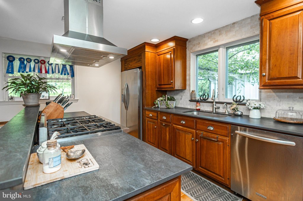 NEWTOWN, Pennsylvania, 18940, United States, 4 Bedrooms Bedrooms, ,2.5 BathroomsBathrooms,Residential,Forsale,1929515