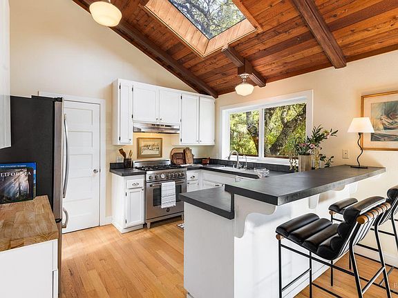 Healdsburg, California, 95448, United States, 3 Bedrooms Bedrooms, ,2 BathroomsBathrooms,Residential,Forsale,1985931