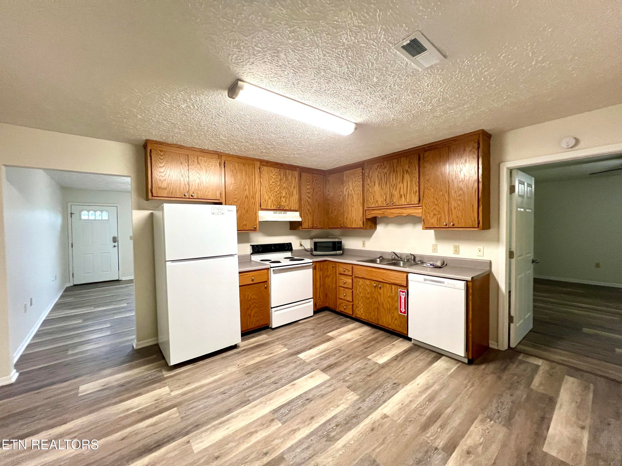 Kodak, Tennessee, 37764, United States, 2 Bedrooms Bedrooms, ,2 BathroomsBathrooms,Residential,Forsale,1973589