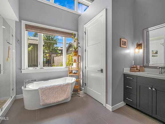 Flagstaff, Arizona, 86005, United States, 3 Bedrooms Bedrooms, ,2 BathroomsBathrooms,Residential,Forsale,1971075