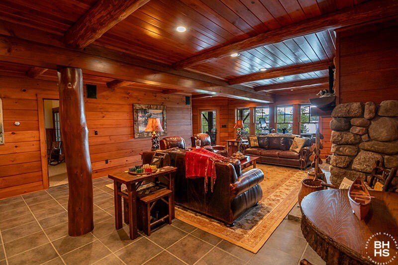 Saranac Lake, New York, 12983, United States, 7 Bedrooms Bedrooms, ,5 BathroomsBathrooms,Residential,Forsale,1999417