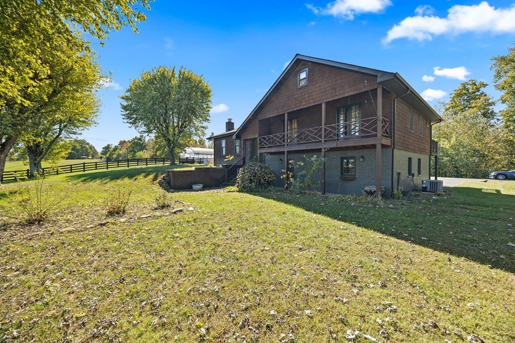 Byrdstown, Tennessee, 38549, United States, 2 Bedrooms Bedrooms, ,3 BathroomsBathrooms,Residential,Forsale,1996611