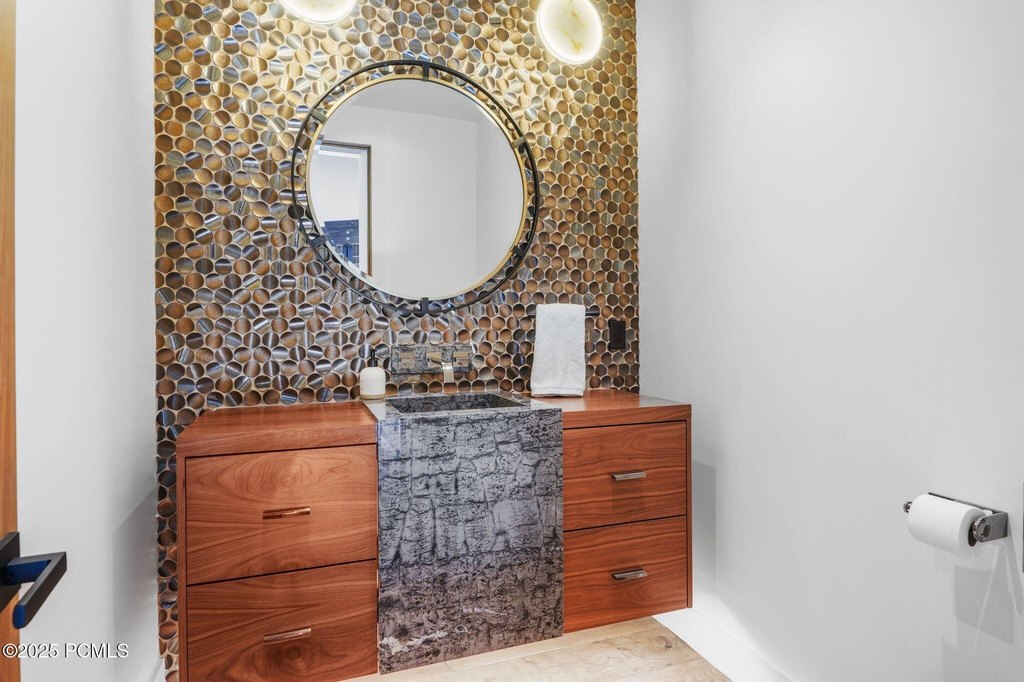 Park City, Utah, 84060, United States, 5 Bedrooms Bedrooms, ,4.5 BathroomsBathrooms,Residential,Forsale,2004724