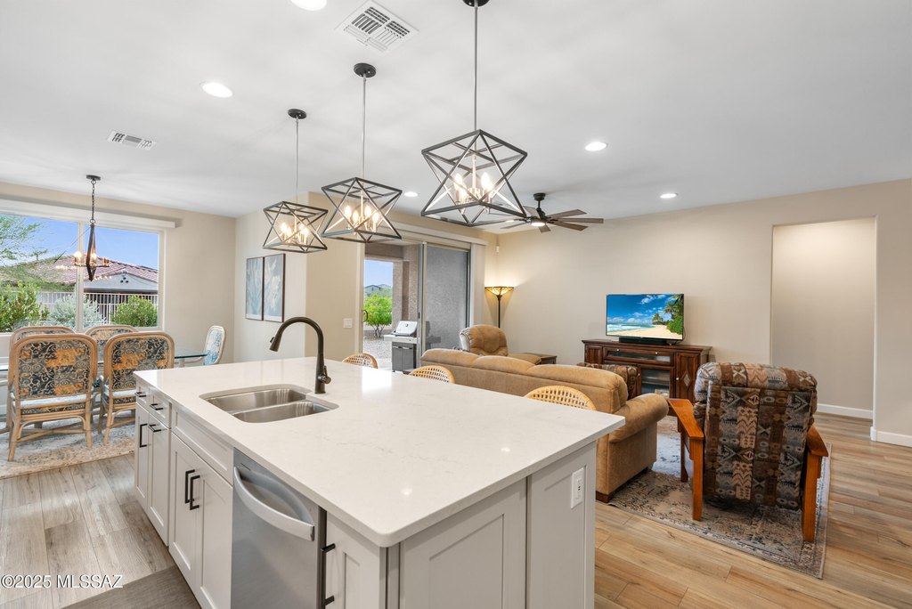 Tucson, Arizona, 85742, United States, 3 Bedrooms Bedrooms, ,2 BathroomsBathrooms,Residential,Forsale,1990091