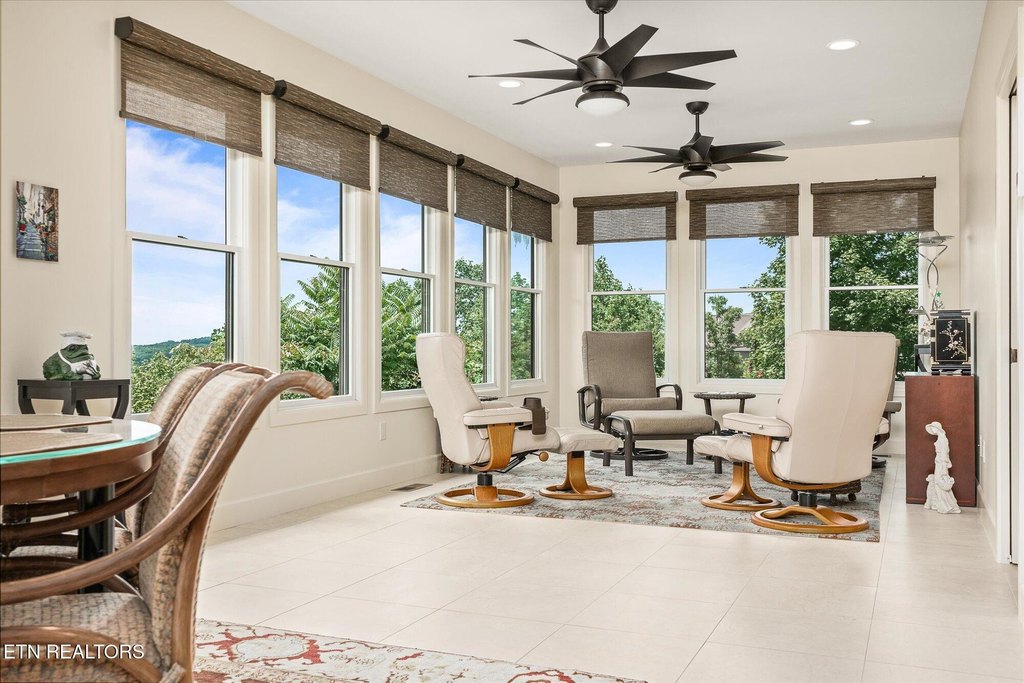 Crossville, Tennessee, 38558, United States, 4 Bedrooms Bedrooms, ,2.5 BathroomsBathrooms,Residential,Forsale,1929843