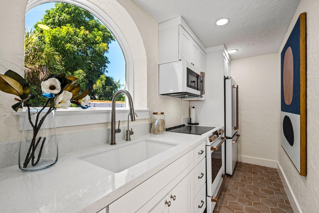 Delray Beach, Florida, 33444, United States, 3 Bedrooms Bedrooms, ,3.5 BathroomsBathrooms,Residential,Forsale,2009925