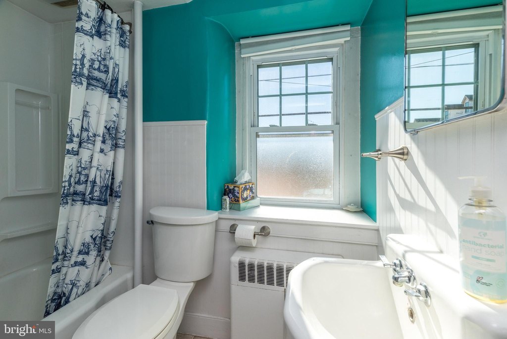 SCHWENKSVILLE, Pennsylvania, 19473, United States, 4 Bedrooms Bedrooms, ,2 BathroomsBathrooms,Residential,Forsale,2004194