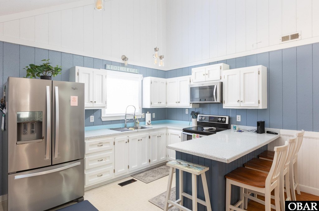 Corolla, North Carolina, 27927, United States, 5 Bedrooms Bedrooms, ,3 BathroomsBathrooms,Residential,Forsale,1993766