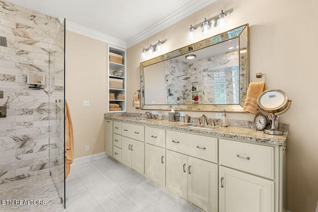 Loudon, Tennessee, 37774, United States, 4 Bedrooms Bedrooms, ,4.5 BathroomsBathrooms,Residential,Forsale,1973605