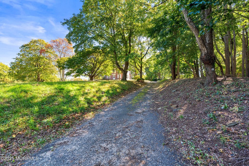 Eatontown, New Jersey, 07724, United States, 4 Bedrooms Bedrooms, ,2 BathroomsBathrooms,Residential,Forsale,1984569