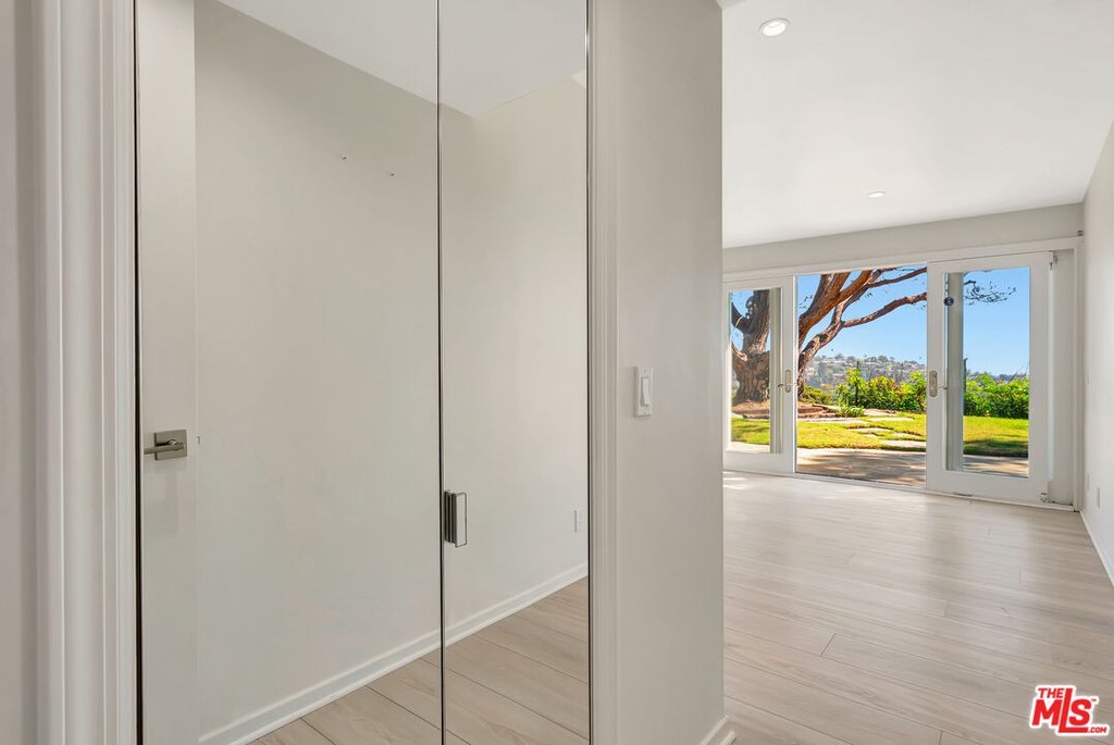 Malibu, California, 90265, United States, 4 Bedrooms Bedrooms, ,3 BathroomsBathrooms,Residential,Forsale,2009629