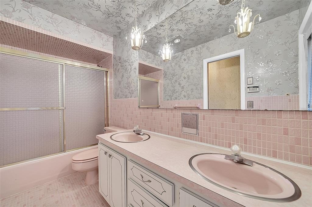 Hollywood, Florida, 33021, United States, 3 Bedrooms Bedrooms, ,2 BathroomsBathrooms,Residential,Forsale,1927555