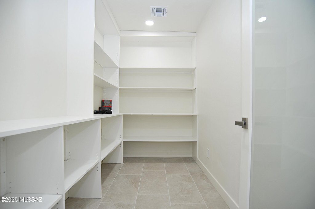 Tucson, Arizona, 85719, United States, 4 Bedrooms Bedrooms, ,5 BathroomsBathrooms,Residential,Forsale,1990105