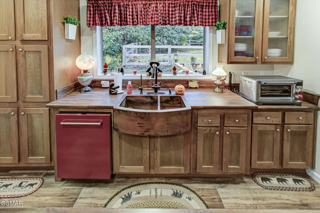 Sevierville, Tennessee, 37876, United States, 3 Bedrooms Bedrooms, ,2.5 BathroomsBathrooms,Residential,Forsale,1999435