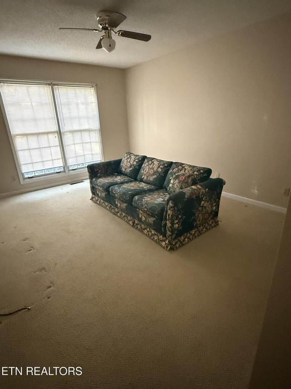 Alcoa, Tennessee, 37701, United States, 3 Bedrooms Bedrooms, ,2.5 BathroomsBathrooms,Residential,Forsale,1973607