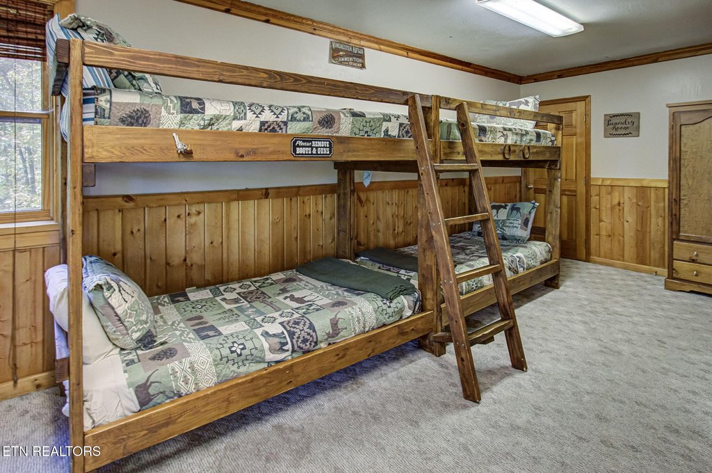 Sevierville, Tennessee, 37862, United States, 2 Bedrooms Bedrooms, ,3 BathroomsBathrooms,Residential,Forsale,1973611