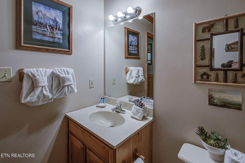 Sevierville, Tennessee, 37862, United States, 2 Bedrooms Bedrooms, ,3 BathroomsBathrooms,Residential,Forsale,1973611