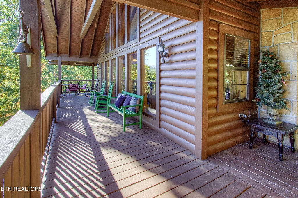 Sevierville, Tennessee, 37862, United States, 3 Bedrooms Bedrooms, ,3 BathroomsBathrooms,Residential,Forsale,1973612