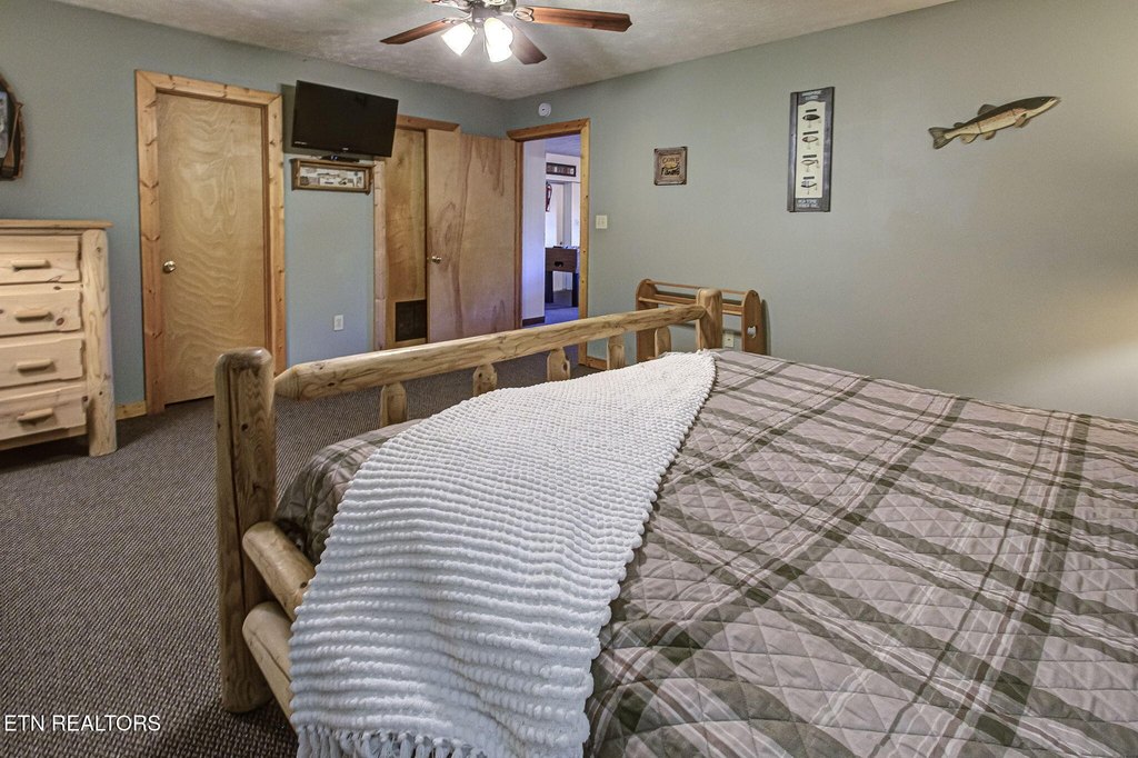 Sevierville, Tennessee, 37862, United States, 2 Bedrooms Bedrooms, ,3 BathroomsBathrooms,Residential,Forsale,1973610