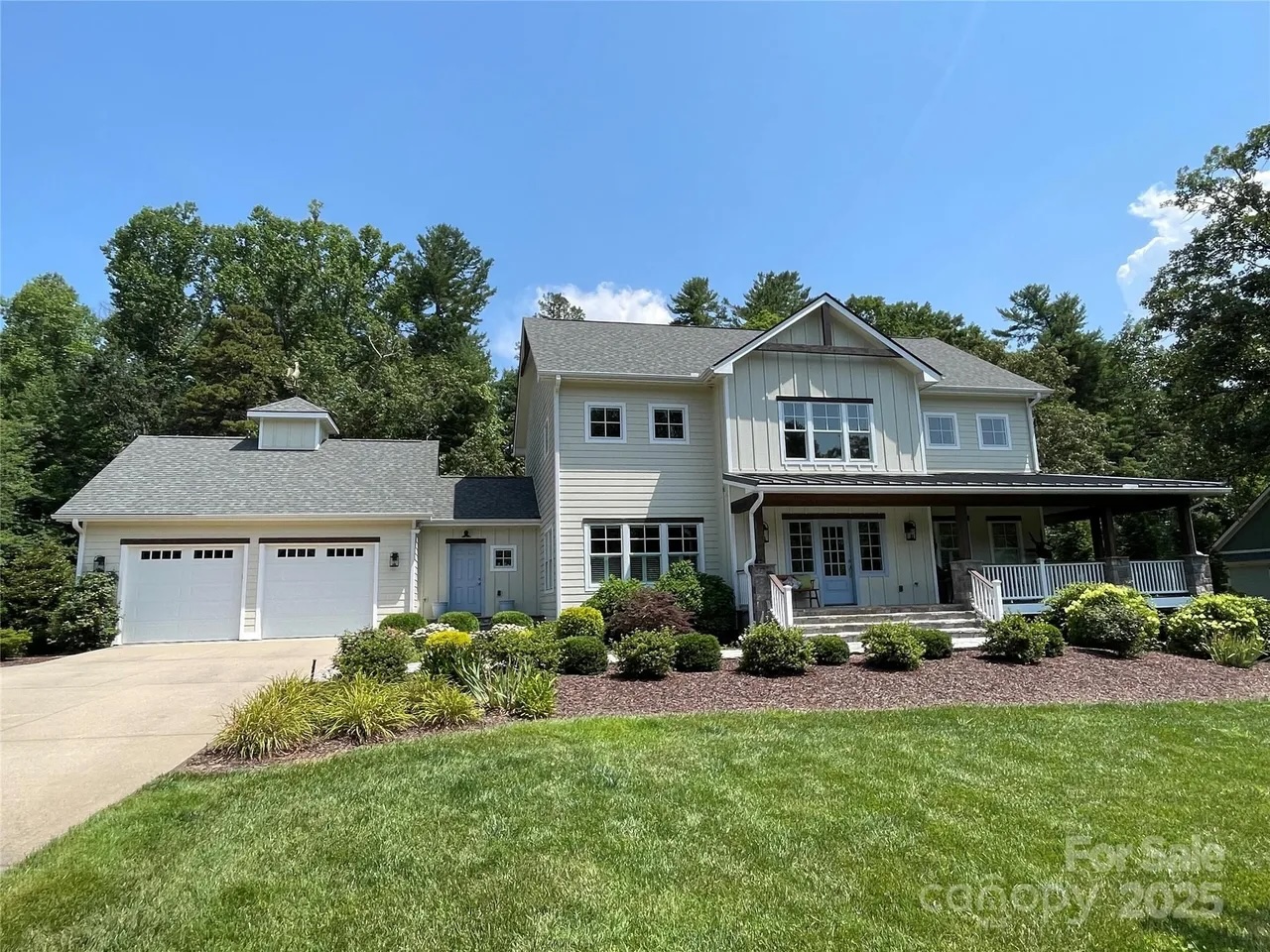 Flat Rock, North Carolina, 28731, United States, 4 Bedrooms Bedrooms, ,2 BathroomsBathrooms,Residential,Forsale,1985998 Flat Rock, North Carolina, 28731, United States, 4 Bedrooms Bedrooms, ,2 BathroomsBathrooms,Residential,Forsale,1985998