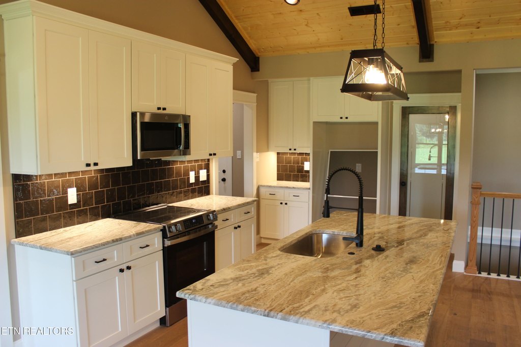 Madisonville, Tennessee, 37354, United States, 3 Bedrooms Bedrooms, ,3 BathroomsBathrooms,Residential,Forsale,1893807