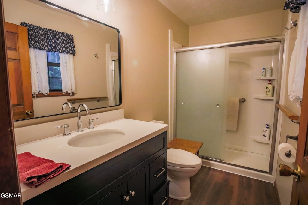 Sevierville, Tennessee, 37862, United States, 3 Bedrooms Bedrooms, ,4 BathroomsBathrooms,Residential,Forsale,1999462