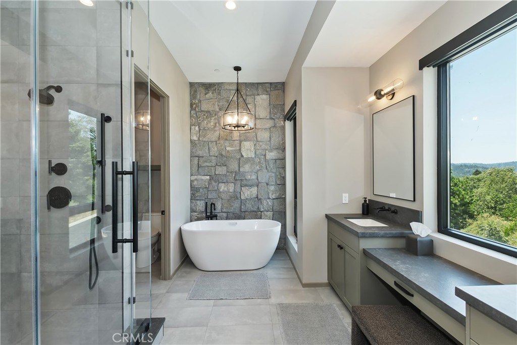 Lake Arrowhead, California, 92352, United States, 3 Bedrooms Bedrooms, ,2.5 BathroomsBathrooms,Residential,Forsale,2000287