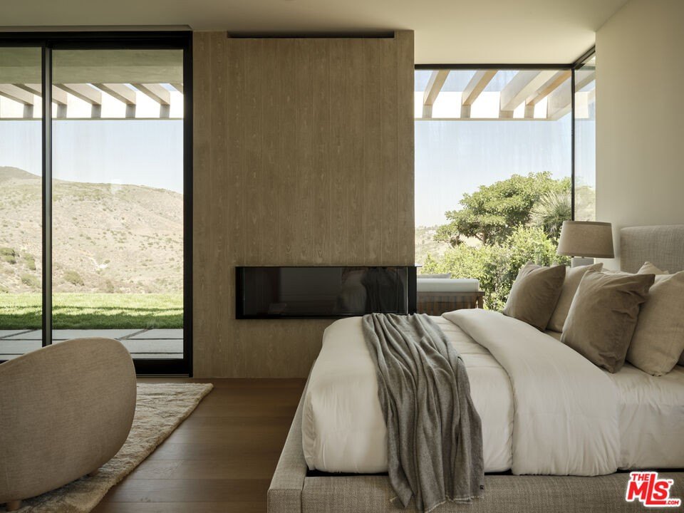 Malibu, California, 90265, United States, 4 Bedrooms Bedrooms, ,3.5 BathroomsBathrooms,Residential,Forsale,1922134