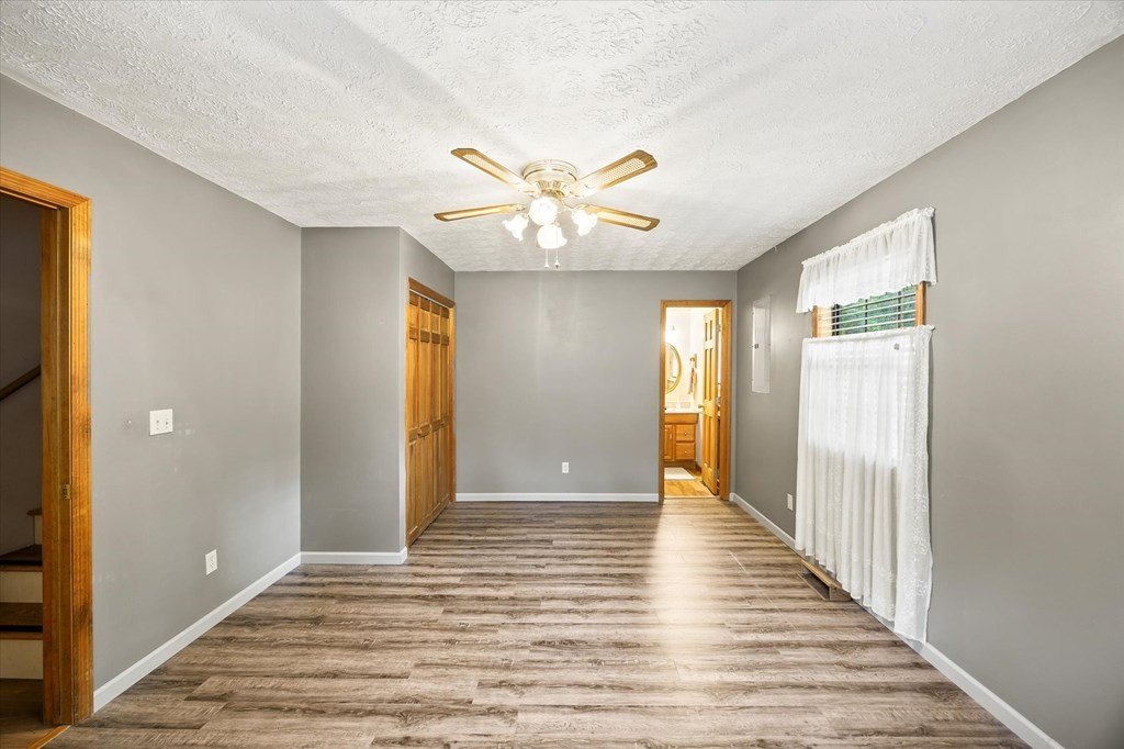 Byrdstown, Tennessee, 38549, United States, 4 Bedrooms Bedrooms, ,2.5 BathroomsBathrooms,Residential,Forsale,1929852