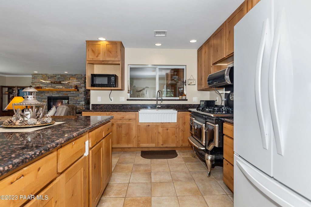 Chino Valley, Arizona, 86323, United States, 2 Bedrooms Bedrooms, ,2.5 BathroomsBathrooms,Residential,Forsale,2011288