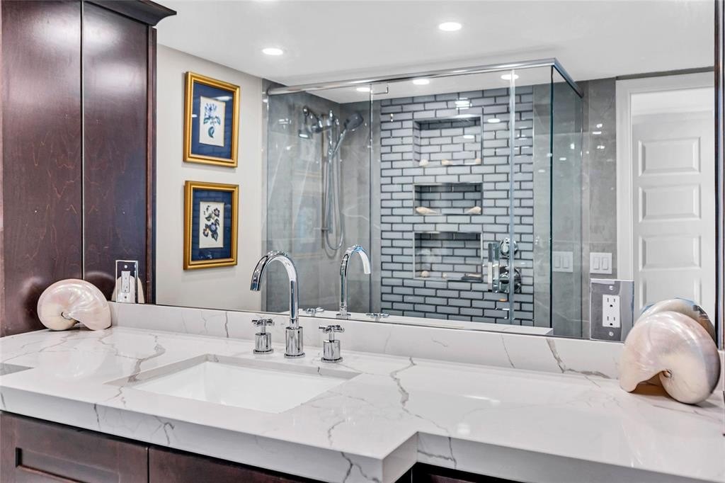 Fort Lauderdale, Florida, 33304, United States, 2 Bedrooms Bedrooms, ,2 BathroomsBathrooms,Residential,Forsale,2004490