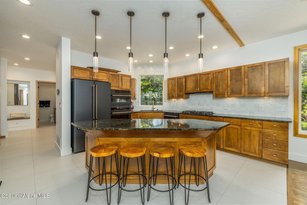 Coeur d'Alene, Idaho, 83814, United States, 4 Bedrooms Bedrooms, ,3 BathroomsBathrooms,Residential,Forsale,1960021