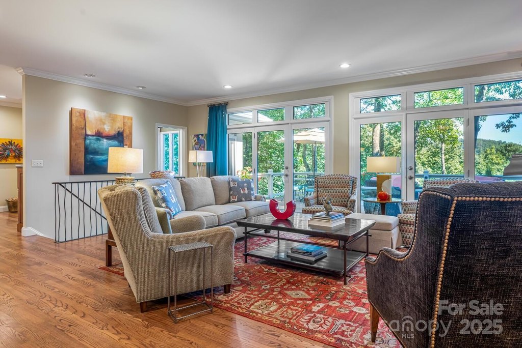 Flat Rock, North Carolina, 28731, United States, 3 Bedrooms Bedrooms, ,3.5 BathroomsBathrooms,Residential,Forsale,1985993