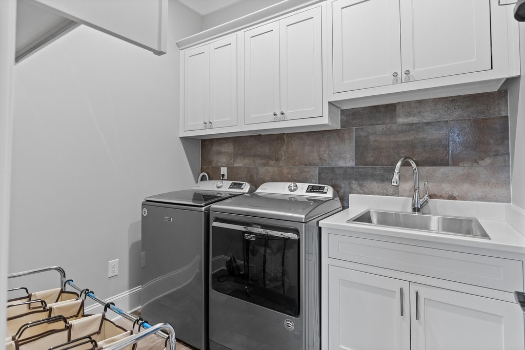 Chattanooga, Tennessee, 37405, United States, 5 Bedrooms Bedrooms, ,5 BathroomsBathrooms,Residential,Forsale,2009546