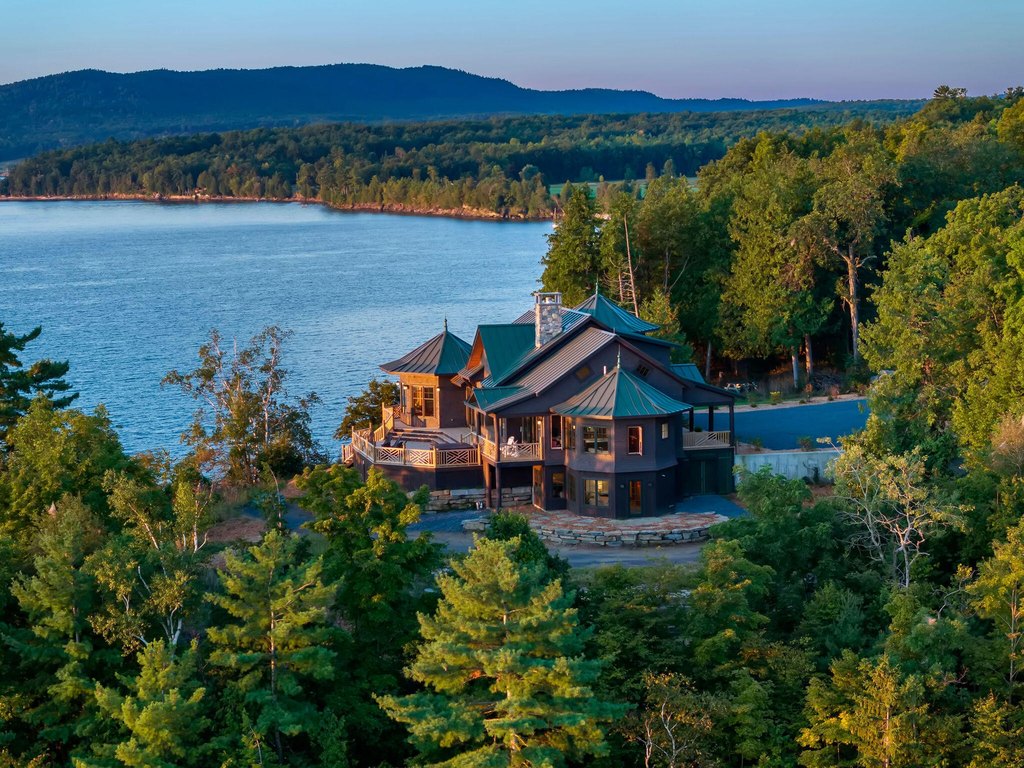 Essex, New York, 12936, United States, 6 Bedrooms Bedrooms, ,4.5 BathroomsBathrooms,Residential,Forsale,1999412