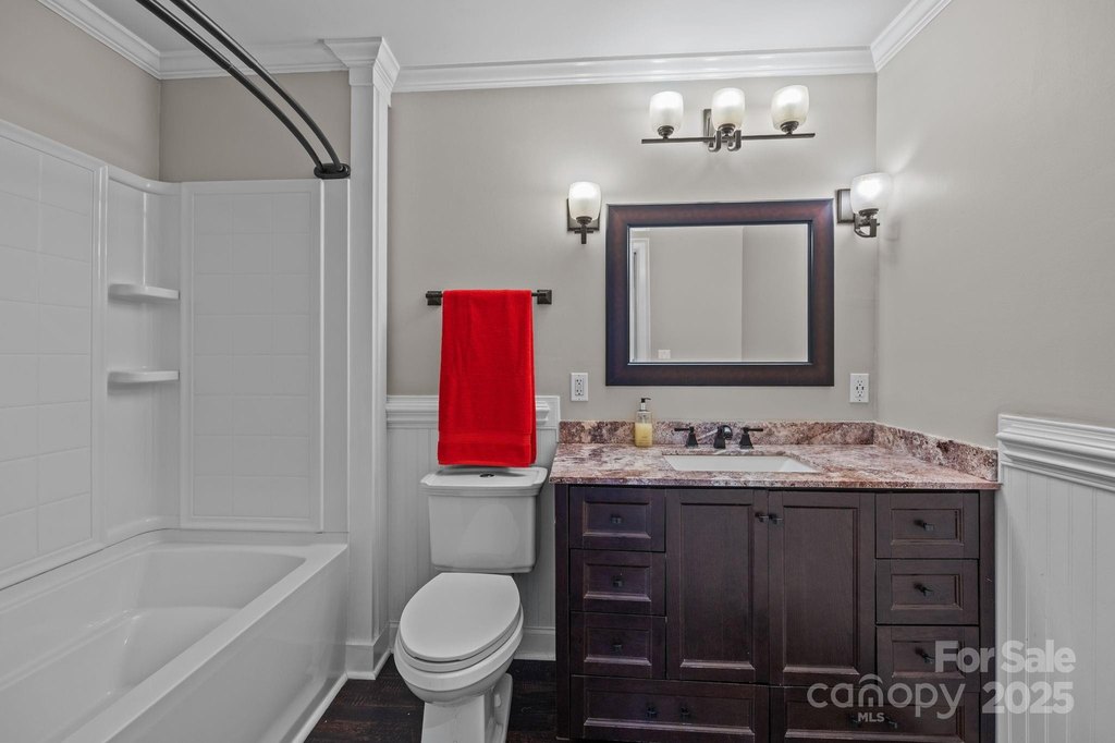 Charlotte, North Carolina, 28205, United States, 2 Bedrooms Bedrooms, ,2 BathroomsBathrooms,Residential,Forsale,2004560