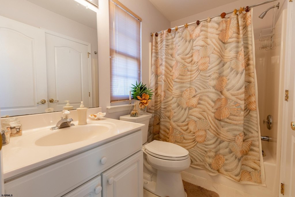 Egg Harbor Township, New Jersey, 08234, United States, 4 Bedrooms Bedrooms, ,3 BathroomsBathrooms,Residential,Forsale,1994156