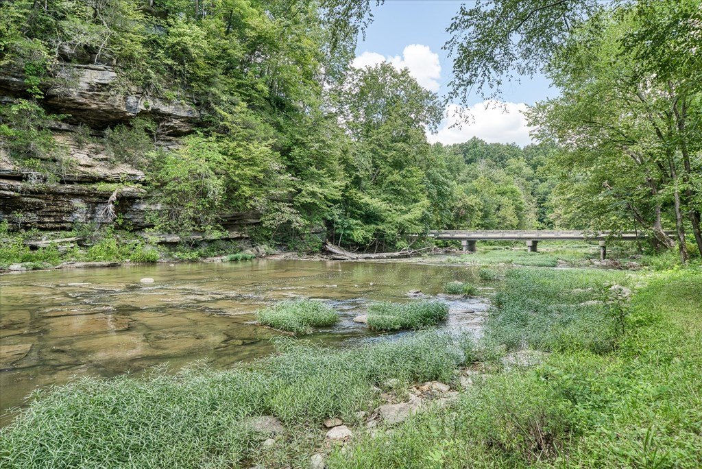 Byrdstown, Tennessee, 38549, United States, 3 Bedrooms Bedrooms, ,4 BathroomsBathrooms,Residential,Forsale,1929851