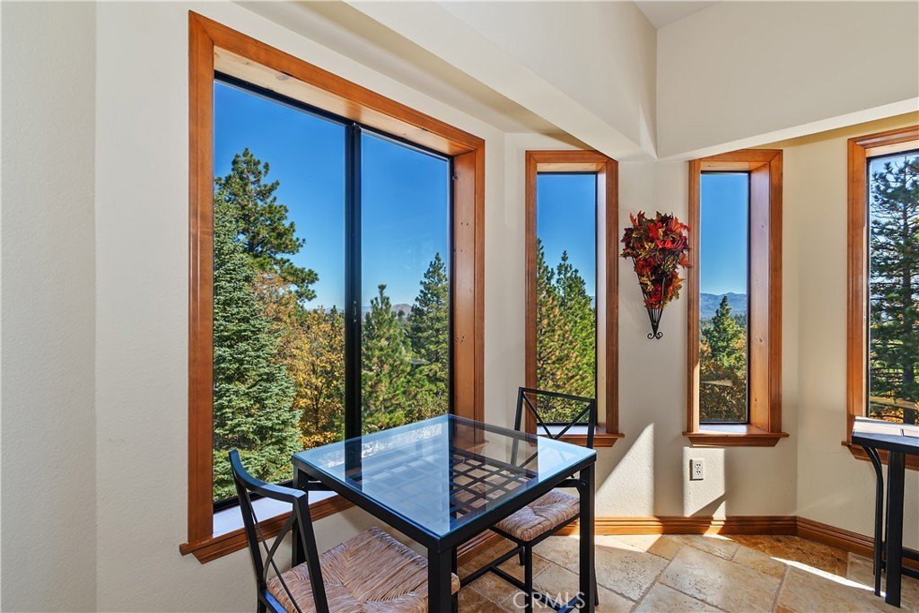 Lake Arrowhead, California, 92352, United States, 4 Bedrooms Bedrooms, ,3 BathroomsBathrooms,Residential,Forsale,2000289