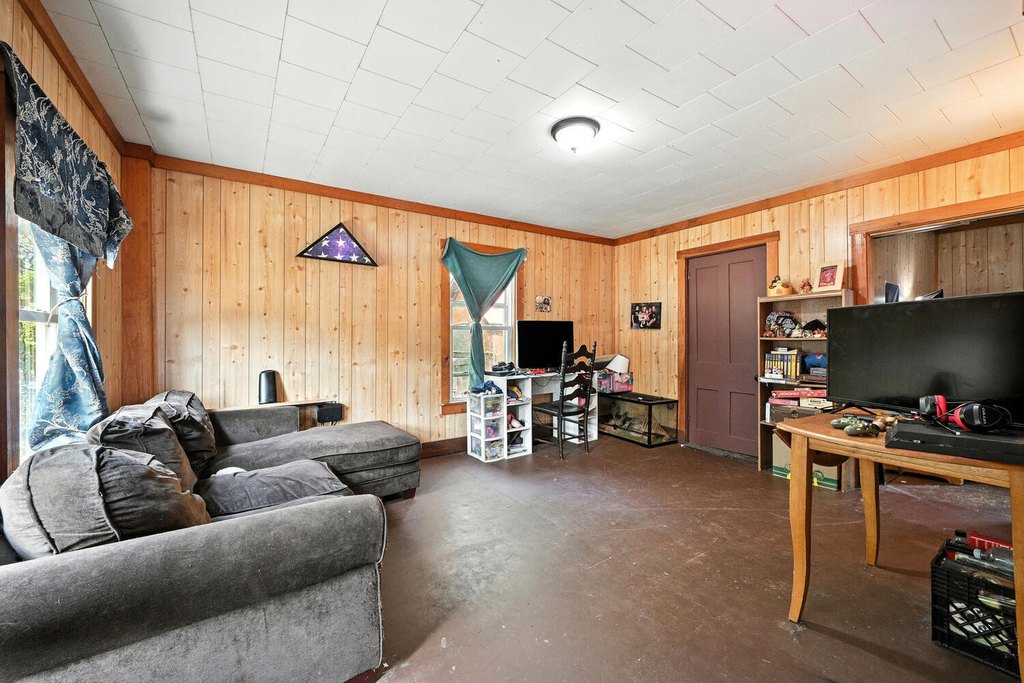 New Portland, Maine, 04961, United States, 13 Bedrooms Bedrooms, ,5.5 BathroomsBathrooms,Residential,Forsale,2010630