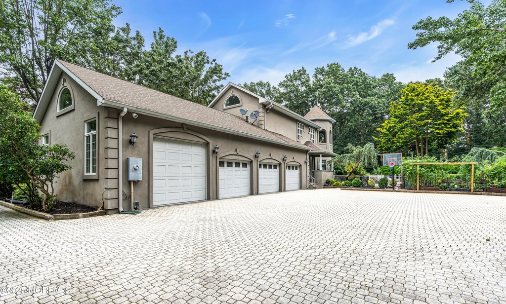 Wall, New Jersey, 07719, United States, 5 Bedrooms Bedrooms, ,5.5 BathroomsBathrooms,Residential,Forsale,1972303