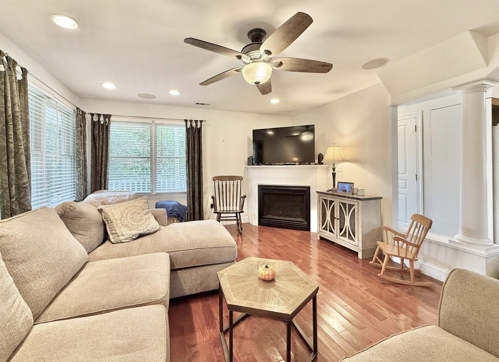 Petersburg, New Jersey, 08270, United States, 4 Bedrooms Bedrooms, ,2.5 BathroomsBathrooms,Residential,Forsale,1994154