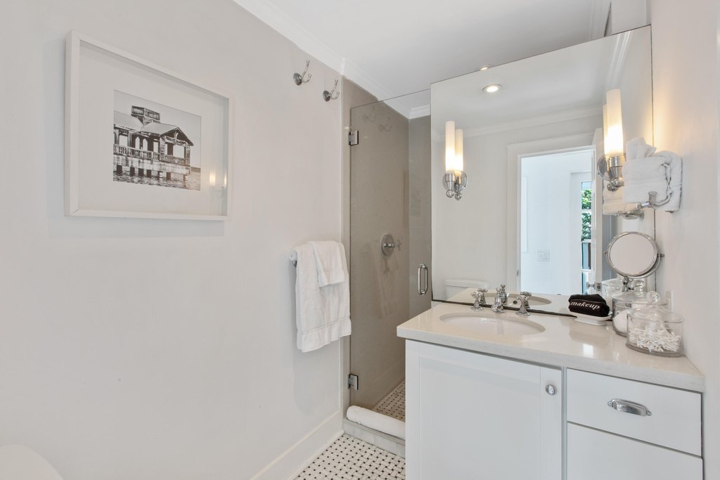 Key West, Florida, 33040, United States, 3 Bedrooms Bedrooms, ,2 BathroomsBathrooms,Residential,Forsale,2011097