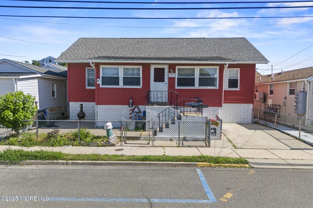 Seaside Heights, New Jersey, 08751, United States, 3 Bedrooms Bedrooms, ,1 BathroomBathrooms,Residential,Forsale,2004847