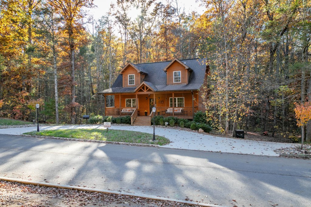 Sevierville, Tennessee, 37862, United States, 2 Bedrooms Bedrooms, ,2.5 BathroomsBathrooms,Residential,Forsale,1999461