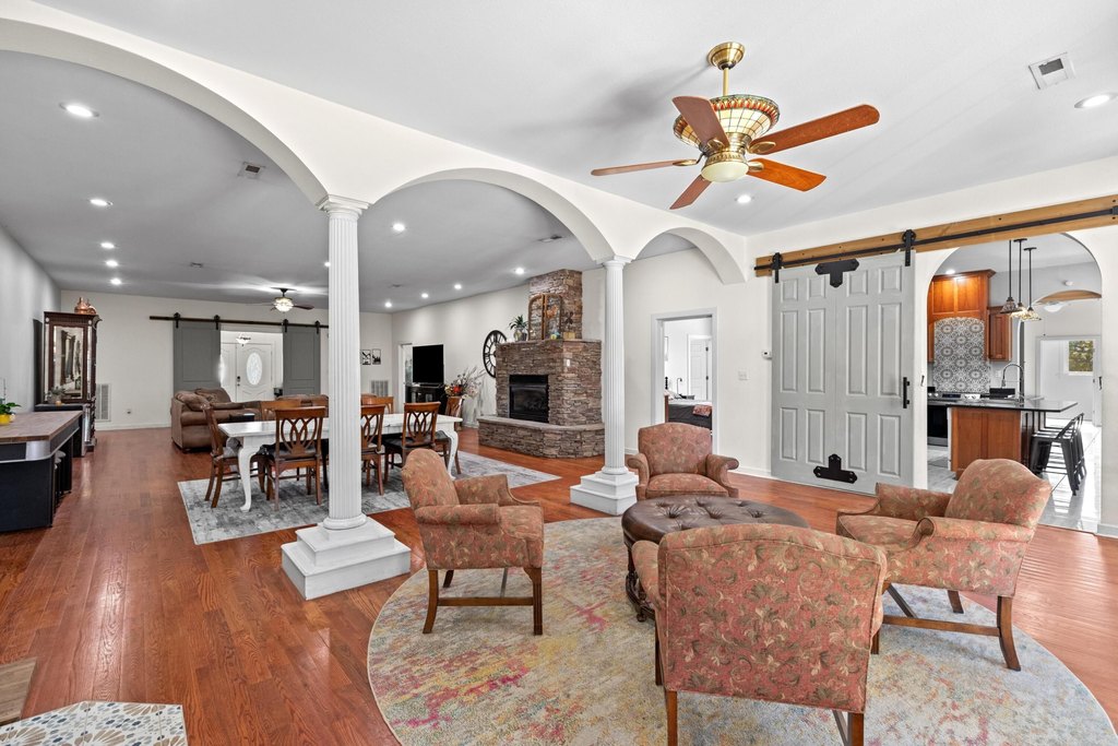 Russellville, Tennessee, 37860, United States, 5 Bedrooms Bedrooms, ,5.5 BathroomsBathrooms,Residential,Forsale,2002622